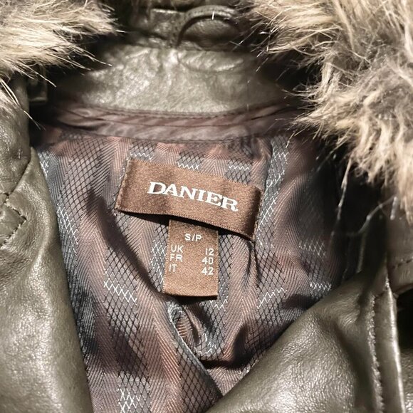 Danier Leather Womans Size Small Jacket Thinsulate - Picture 4 of 16